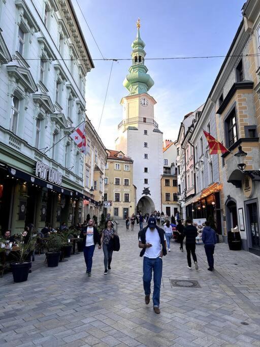 Luxurious And Royal Apartment In The Old Town Bratislava Eksteriør bilde