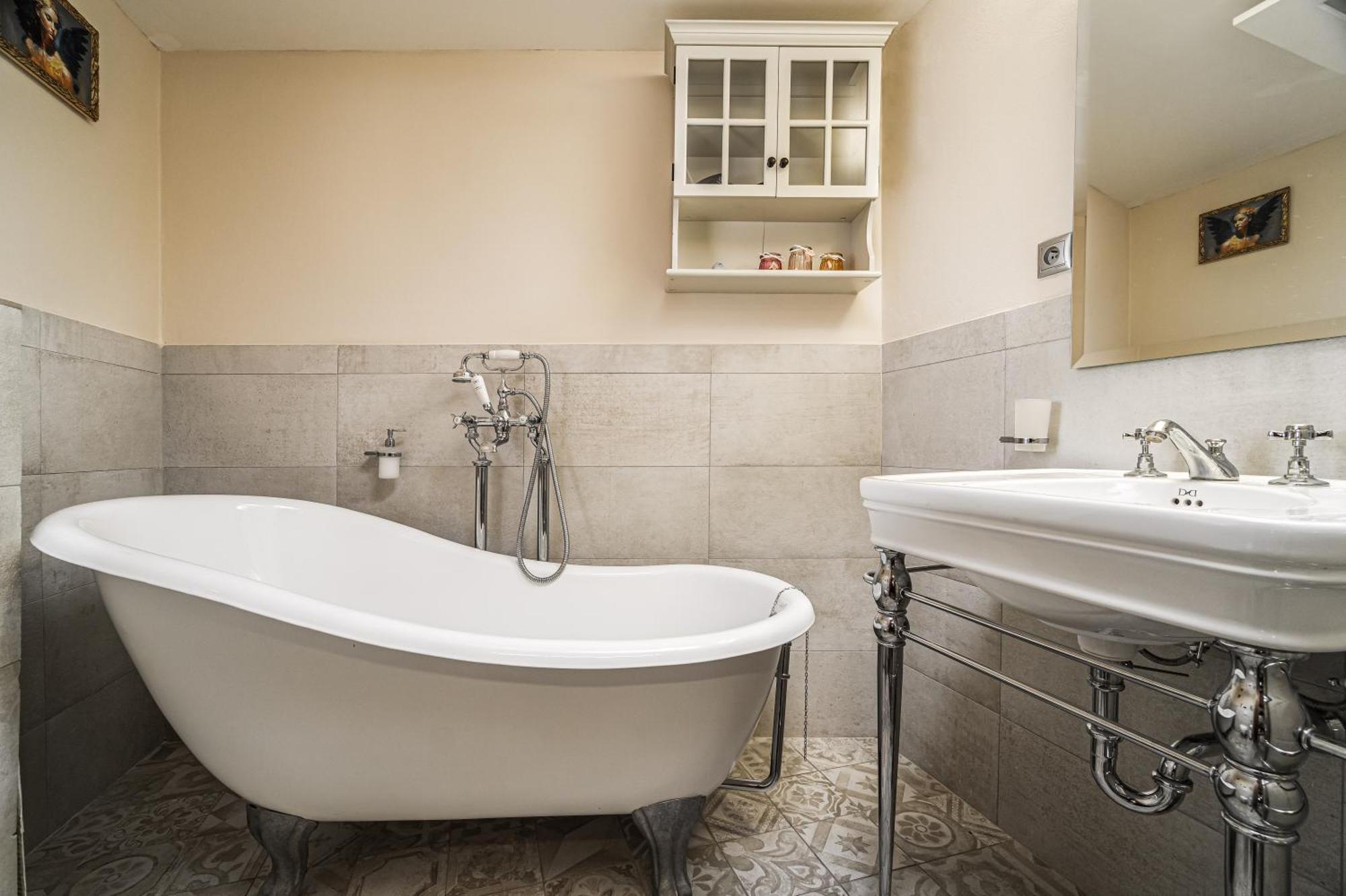 Luxurious And Royal Apartment In The Old Town Bratislava Eksteriør bilde