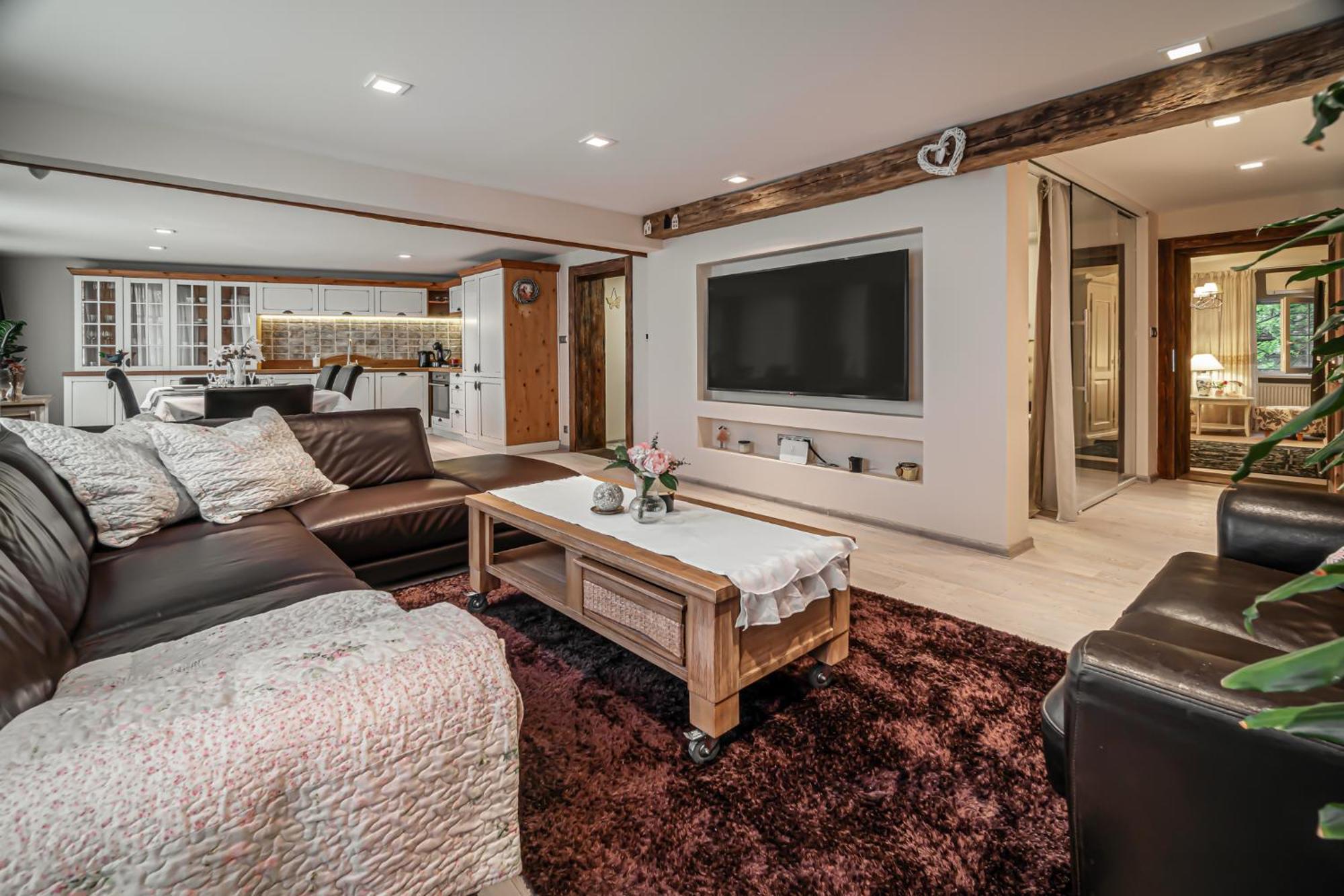 Luxurious And Royal Apartment In The Old Town Bratislava Eksteriør bilde