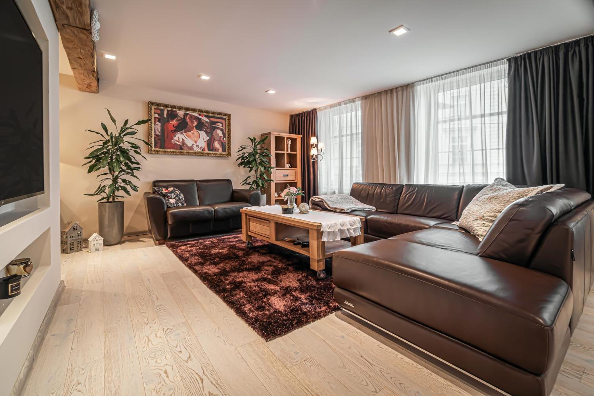 Luxurious And Royal Apartment In The Old Town Bratislava Eksteriør bilde
