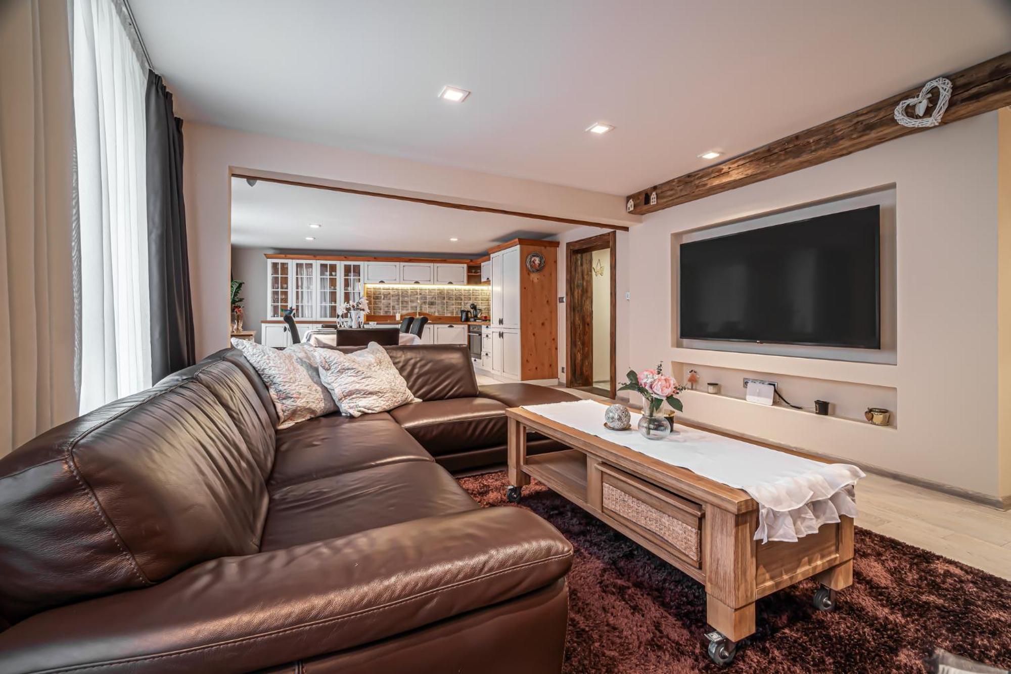 Luxurious And Royal Apartment In The Old Town Bratislava Eksteriør bilde