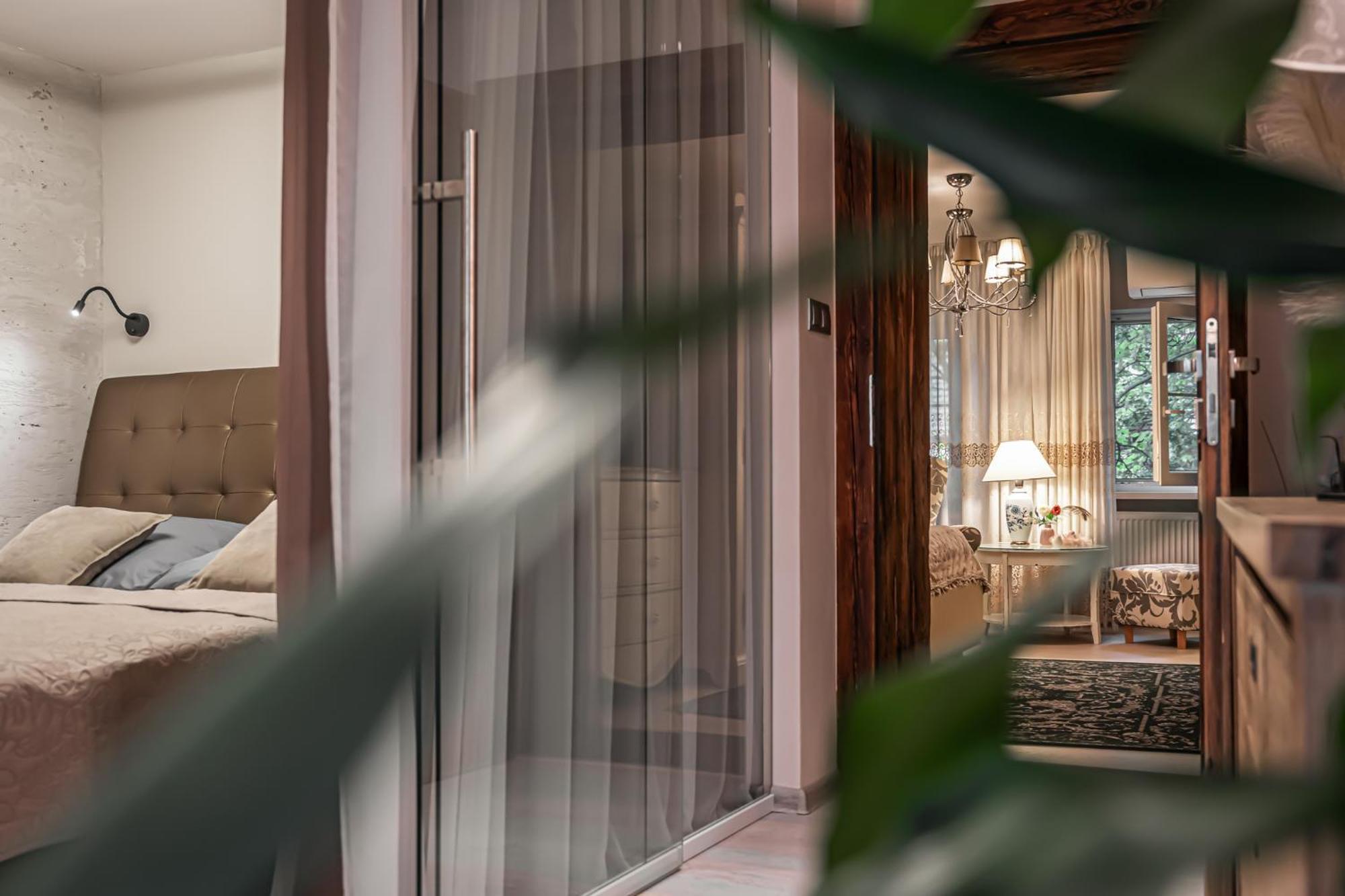 Luxurious And Royal Apartment In The Old Town Bratislava Eksteriør bilde