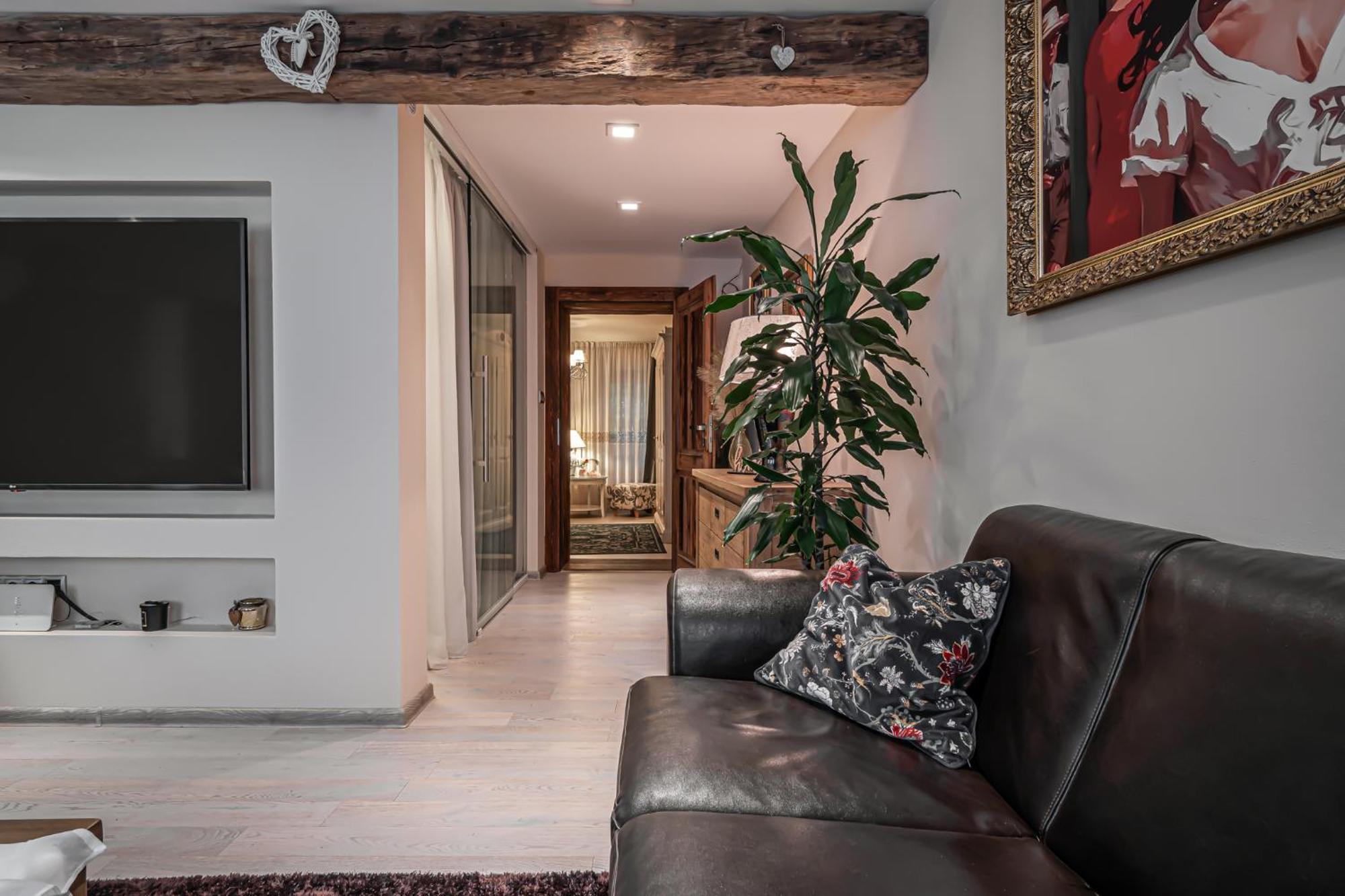 Luxurious And Royal Apartment In The Old Town Bratislava Eksteriør bilde